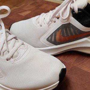 Nike - Light Pink Downshifter in 6.5